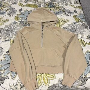 Lulu 1/2 zip Scuba
Worn once
Xs/s